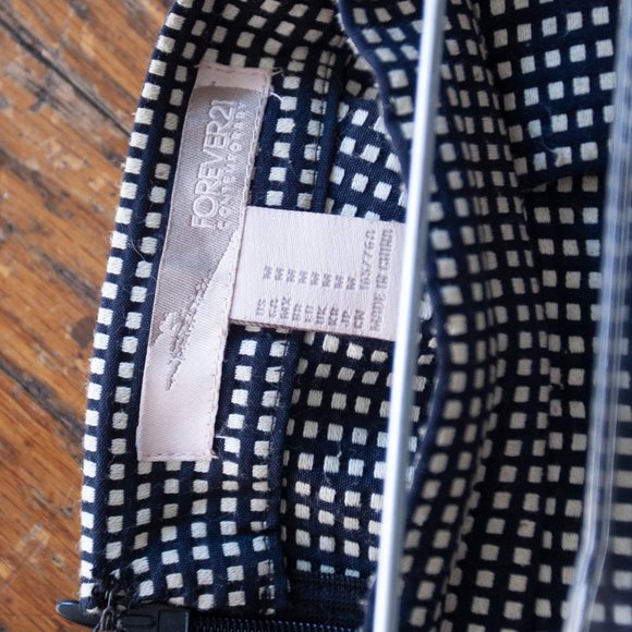 Flirty Black and White circle skirt - Picture 4 of 4